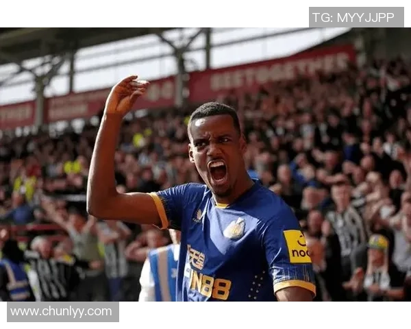 穿着NB的足球明星们如何在赛场上展现风采与实力